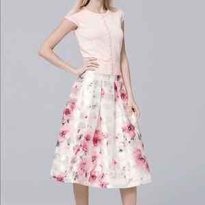 Cute White House Black Mkt floral midi skirt!!